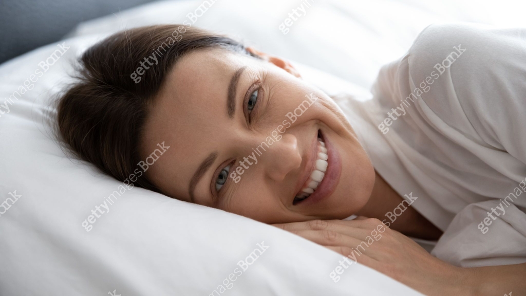 Person That Has Rested Face Woman smiling awakened lying in bed feels rested closeup face 이미지 ...