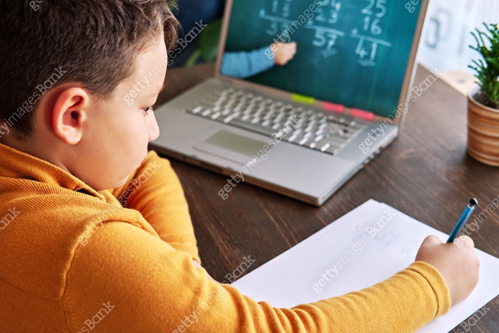 Compter Elearning 6-7 years cute child learning mathematics from computer. Learning at ...