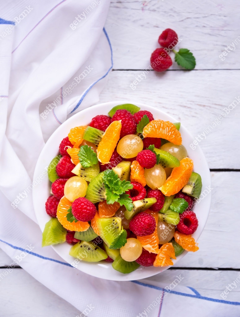 Fresh fruit salad with with raspberry, mandarin and other fruit 이미지 ...