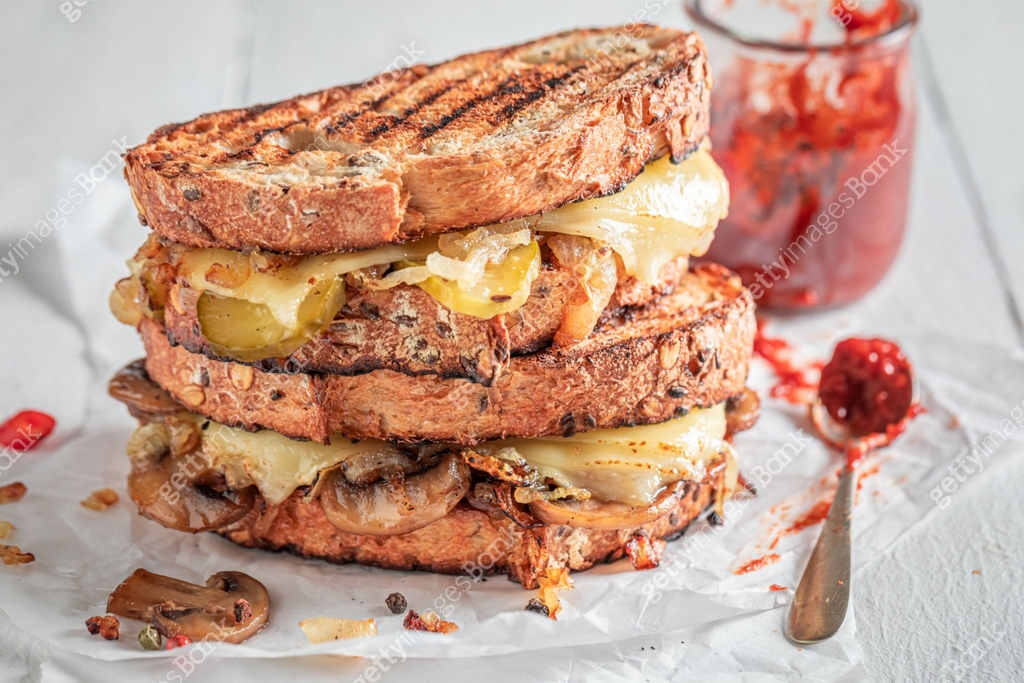 Rustic Toaste Rustic Toast with cheese, onion and gherkins 이미지 (1282216780) - 게티이미지뱅크