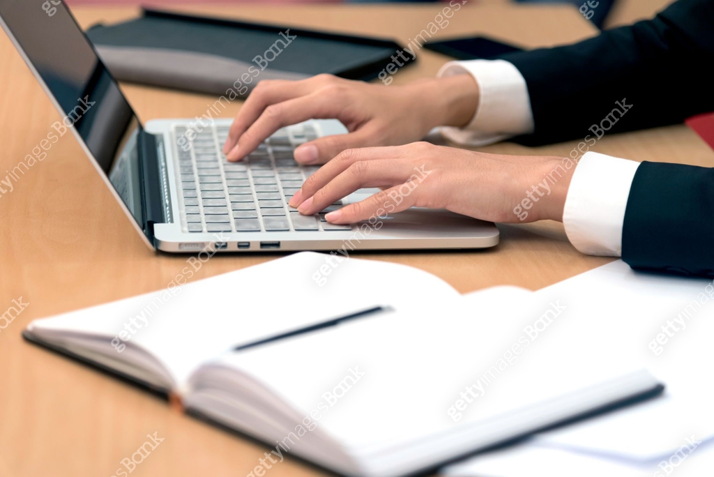 Business woman using laptob,computer,study business ideas. 이미지 ...
