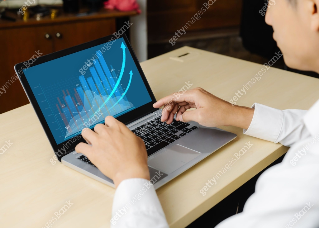 Business visual data analyzing technology by creative computer software ...