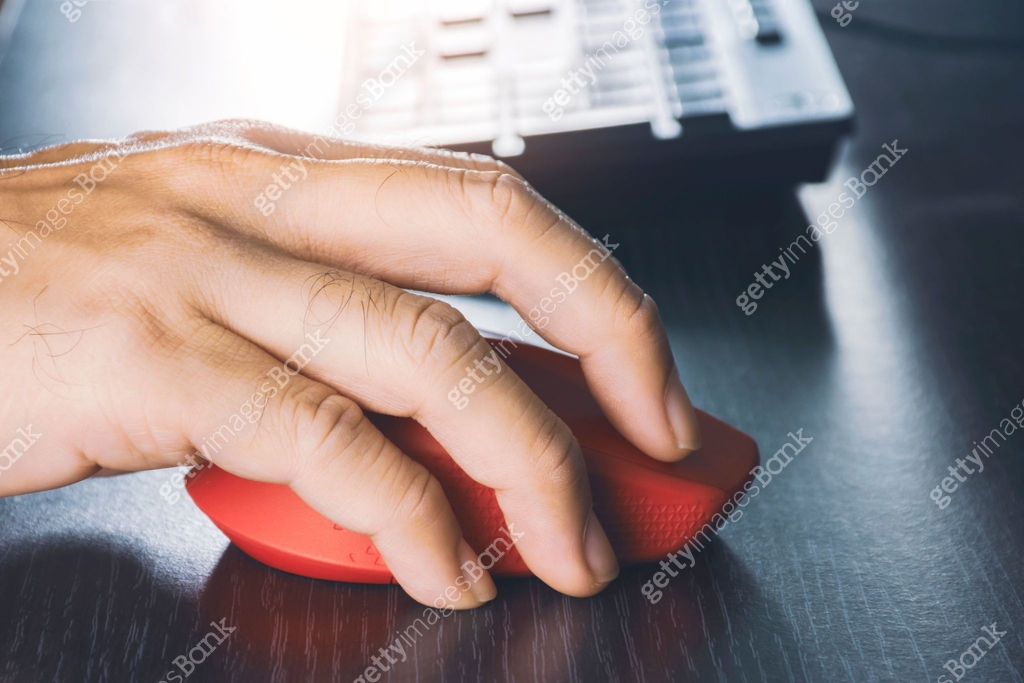 Computerwi Hand Human hand using computer mouse 이미지 (1335085029) - 게티이미지뱅크
