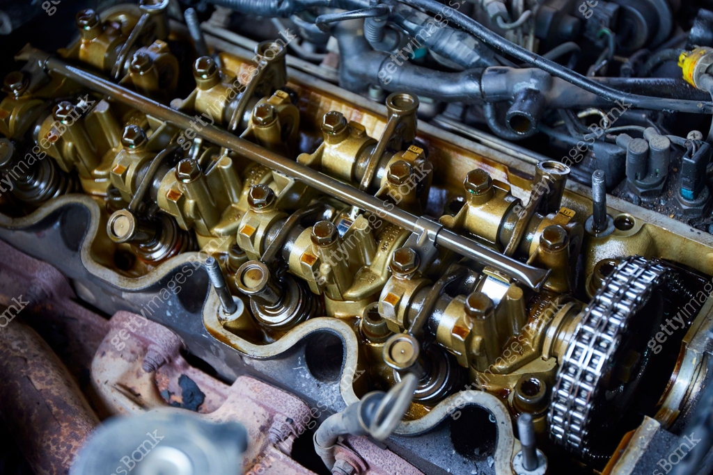 Normal Engine Inside Inside of engine, car engine under repair 이미지 (1351218726) - 게티이미지뱅크