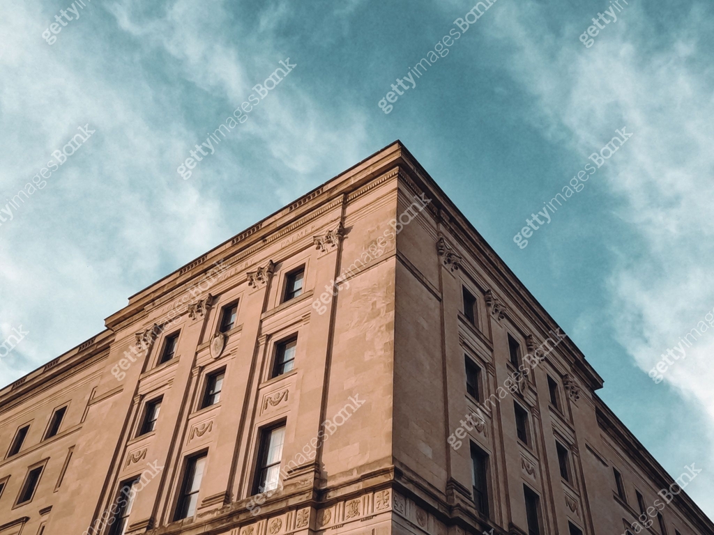 Side and top view of the rear corner of the Illinois State Capitol ...