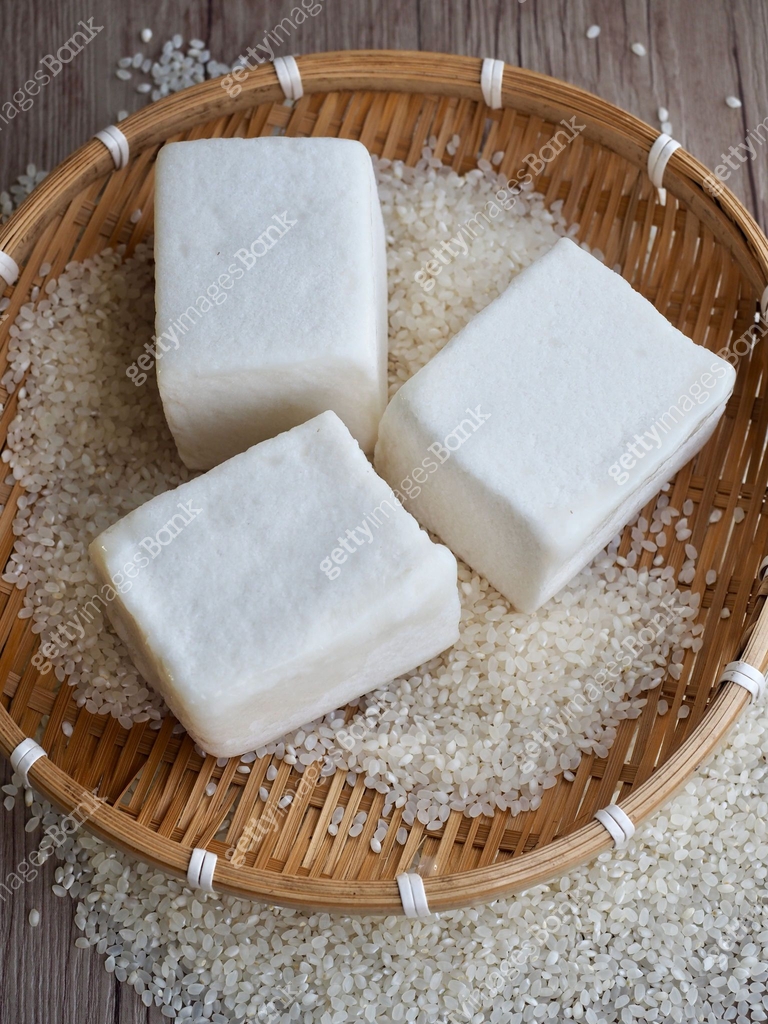Korean food Snow White Rice Cake 이미지 (1365125870) - 게티이미지뱅크