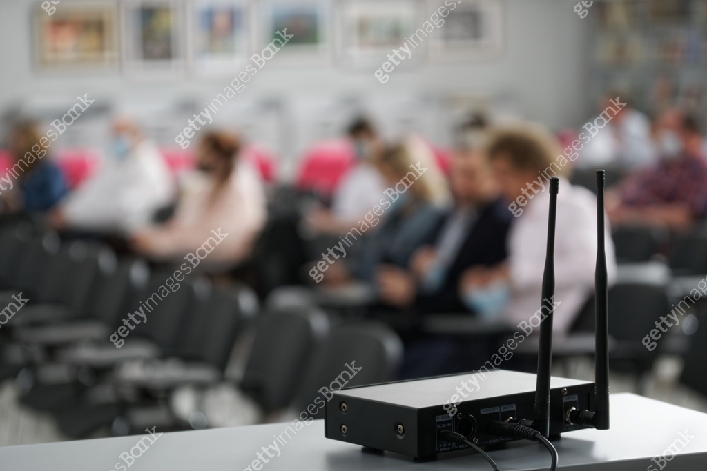 A multi-channel device for transmitting a signal to a wireless ...