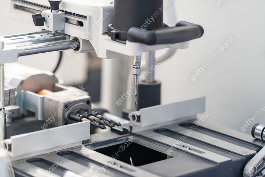 Aluminum Copy Routing Machine 이미지 (1404082331) - 게티이미지뱅크