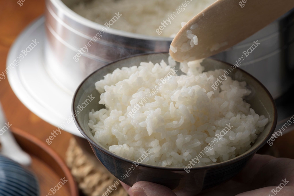 Cook rice in a traditional Japanese rice cooker, Hagama. 이미지 ...