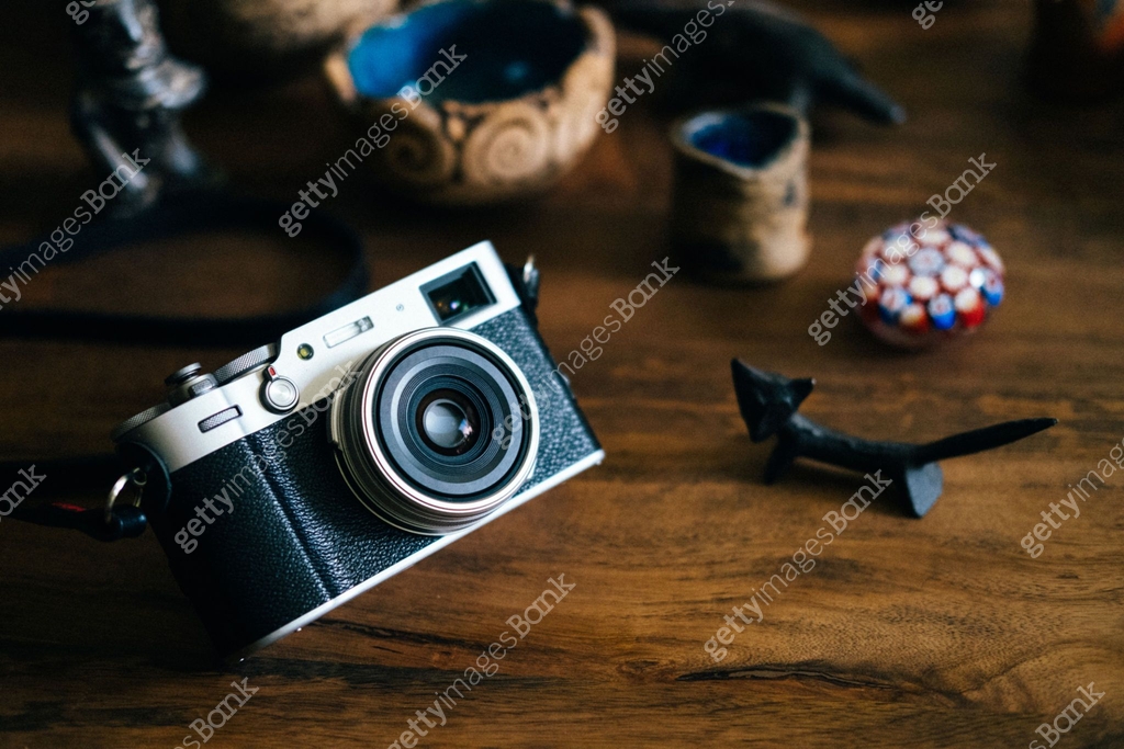 Retro Looking Digital Compact Rangefinder Style Camera 1457956535 retro-looking-digital-compact-rangefinder-style-camera-1457956535