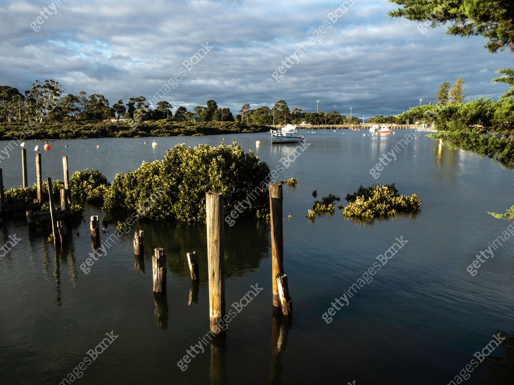 Inlet with boats 이미지 (1473050752) - 게티이미지뱅크