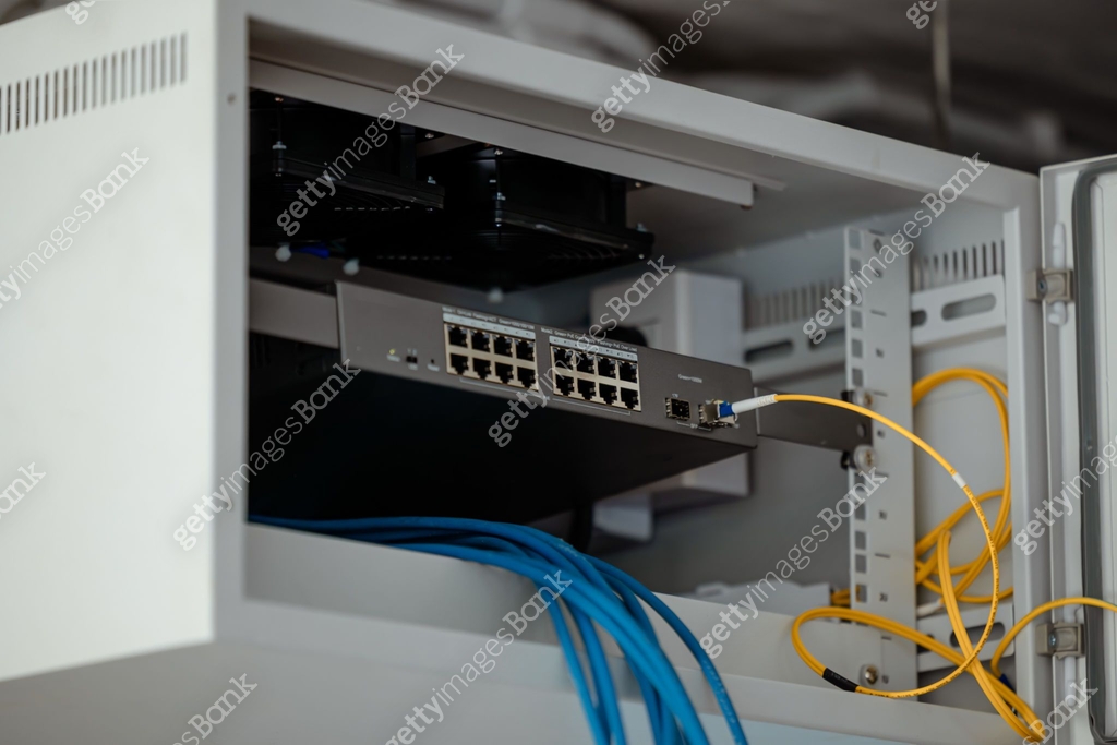 single rack LAN network switching in cabinet install internet sharing ...
