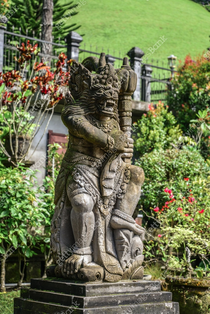 guardian statue on territory of Holy Spring Water Temple 이미지 ...