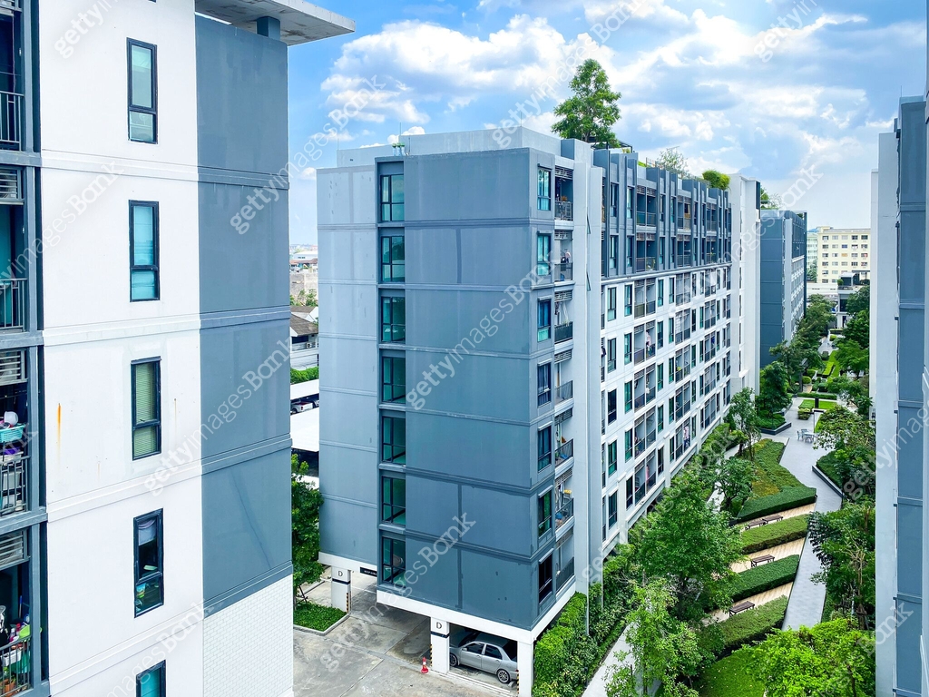 Condominium building 이미지 (1806857396) - 게티이미지뱅크