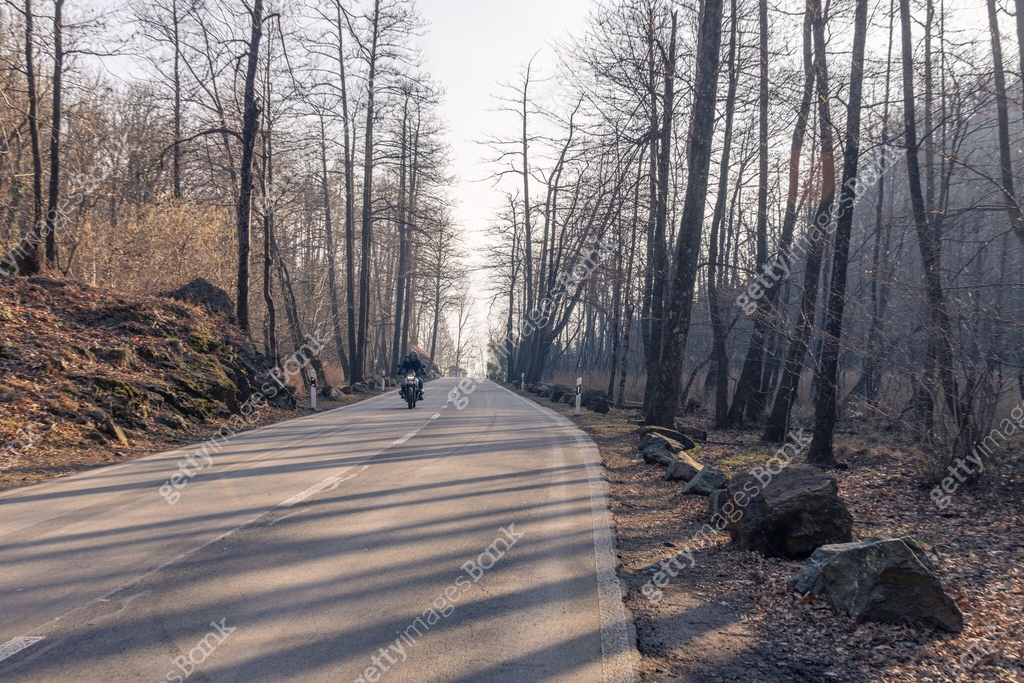 Motorcyclist enjoying a weekend ride in nature 이미지 (1967217614) - 게티이미지뱅크