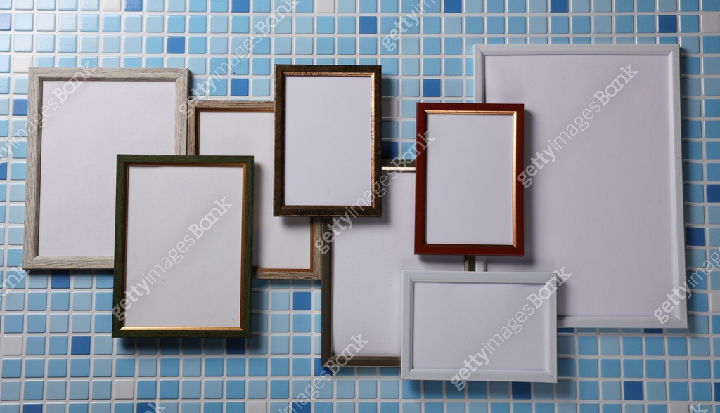 Frame Empty Grouped Group of blank frames on a tiled wall 이미지 (1955369987) - 게티이미지뱅크