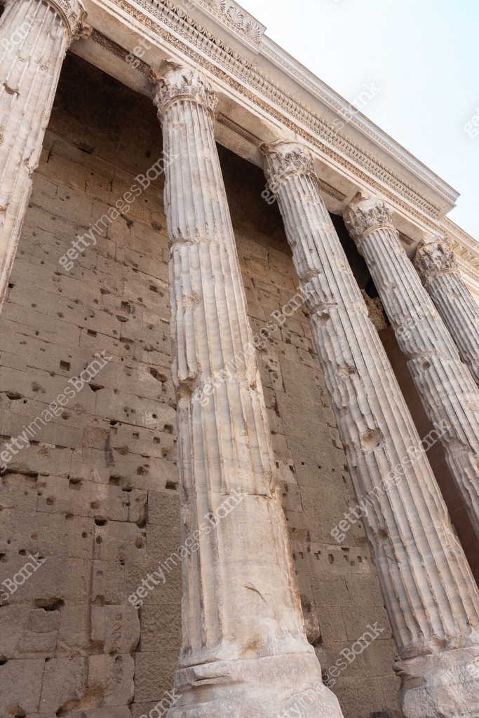 Ancient weathered stone pillars of Hadrian's Temple colonnade 이미지 ...