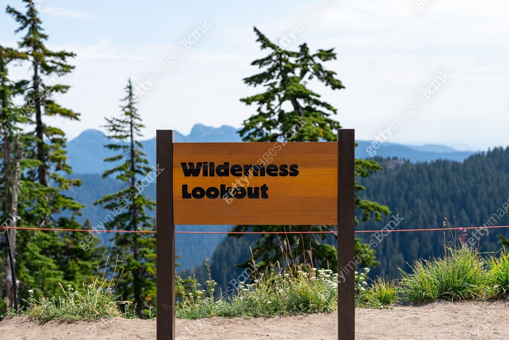 Wilderness Lookout Sign In-front of Mountains 이미지 (2000471602) - 게티이미지뱅크