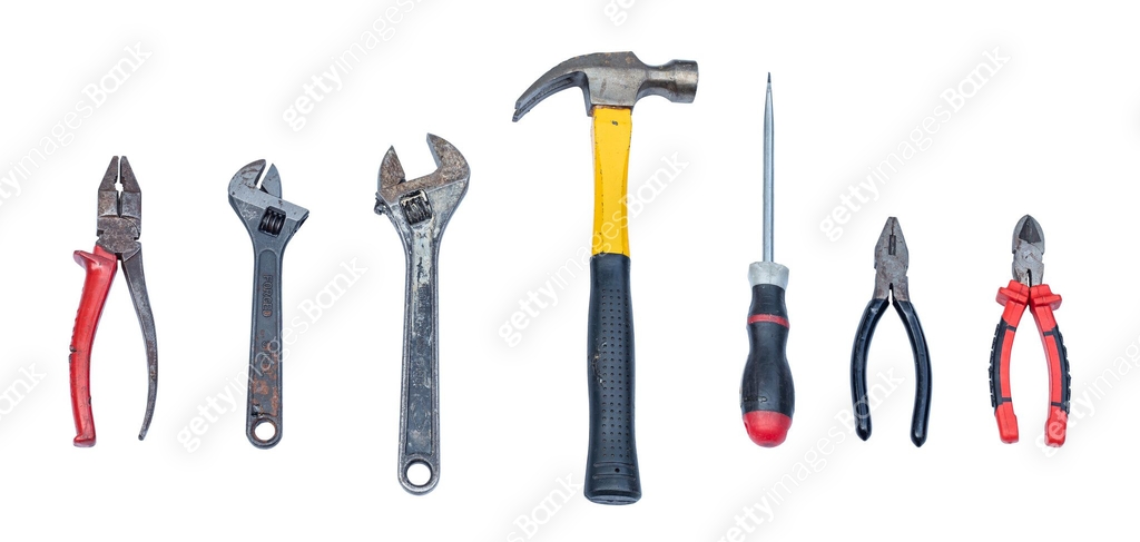 Various DIY used hand tools arranged in a row. 이미지 (2073901329) - 게티이미지뱅크