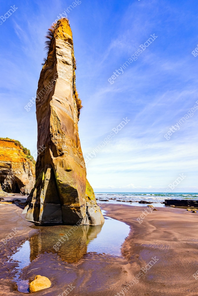 Unique rocks on the shore. 이미지 (2094041546) - 게티이미지뱅크