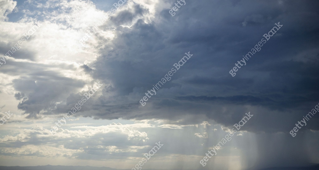 Sky Raining Radiographs Panoramic Dramatic Sky With Heavy Rain 이미지 (2153972849) - 게티이미지뱅크