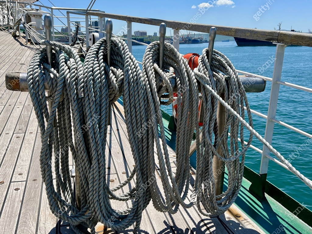 Sailing ropes and rigging 이미지 (2154685554) - 게티이미지뱅크