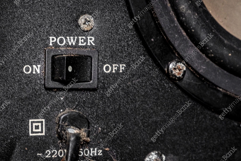 A power button or on off button on the speaker 이미지 (2157634913) - 게티이미지뱅크